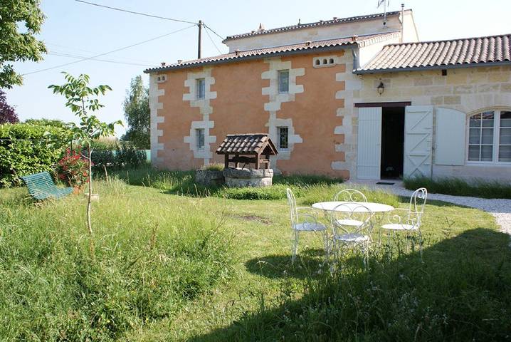 Chambre d’hôte pour 5 personnes, avec jardin et jacuzzi dans Port de Bourg-sur-Gironde - 3