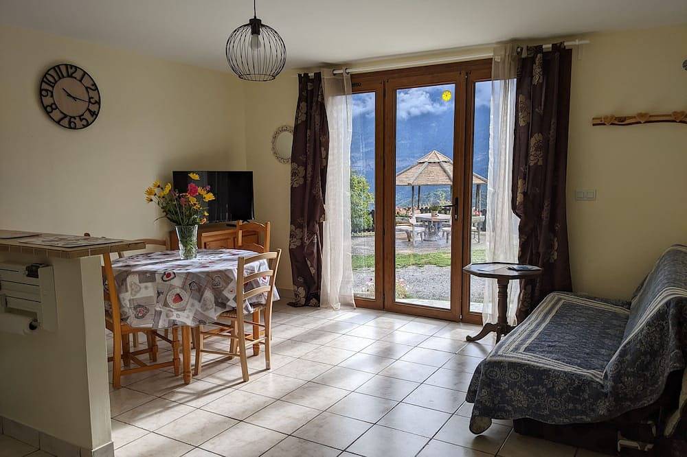 Self-catering cottage with exceptional view in Châteauroux-les-Alpes, Nationalpark Écrins