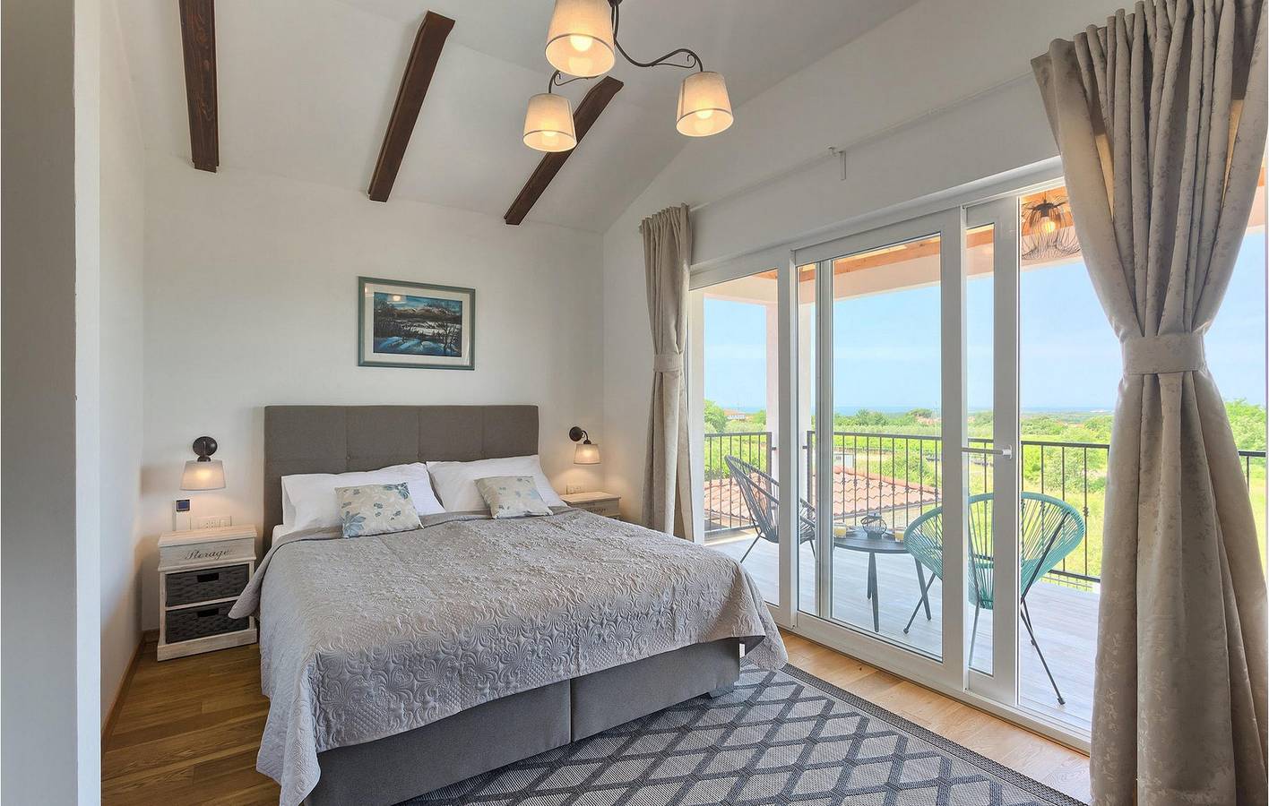 Moderne 180 m² große Wohnung mit Pool, WLAN und Parkplatz in der Nähe von Restaurants und dem Stadtzentrum in Gedići, Tar-Vabriga