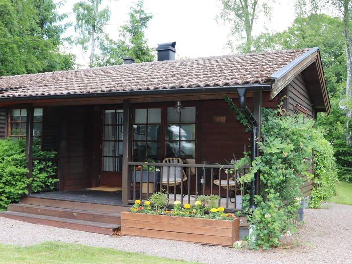 Feriehus for 5 personer, med hage og balkong i tillegg til badebasseng i Syd-Sverige