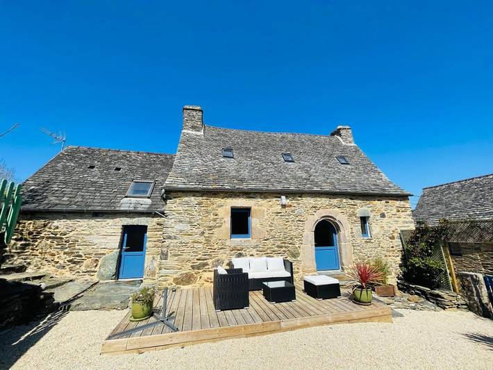 Location de vacances pour 4 personnes, avec jardin et vue à Guimaëc