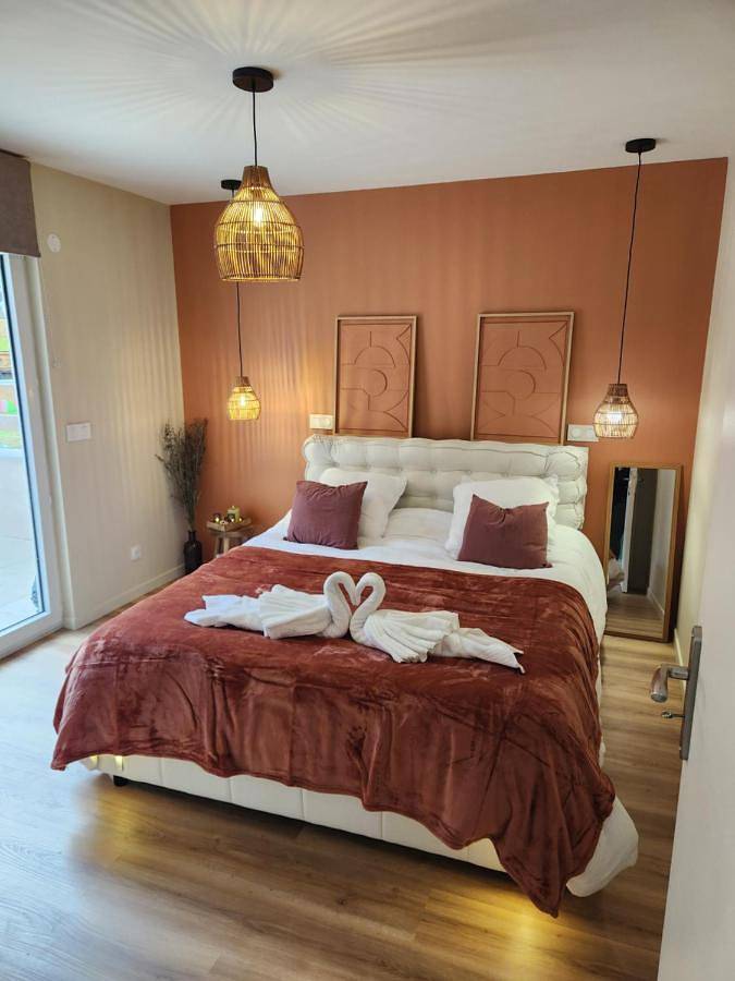 Location de vacances pour 4 personnes, avec terrasse ainsi que jardin et vue à Bazoches-sur-le-Betz