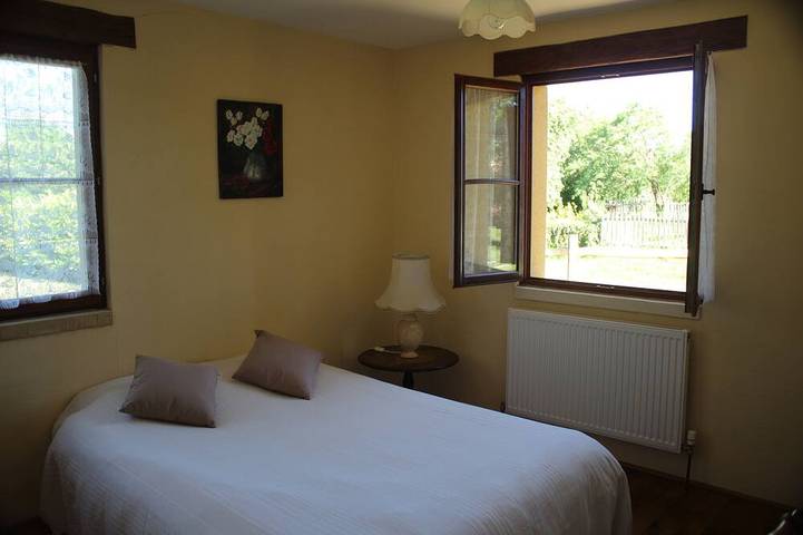 Location de vacances pour 4 personnes, avec balcon et jardin à Nanteuil-en-Vallée - 2