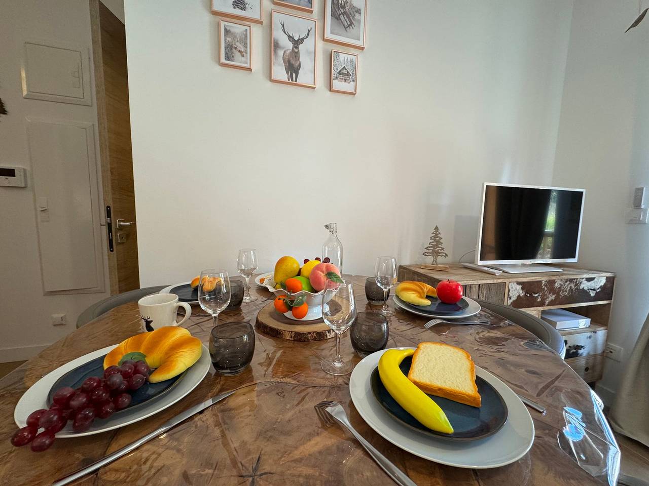 Appartement entier, Appartement cosy proche pistes, commerces et Wi-Fi inclus in Vars, Région de Briançon