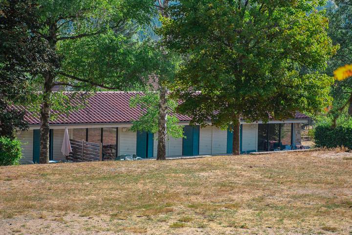 Gîte pour 4 personnes, avec piscine et terrasse, animaux acceptés dans Lozère