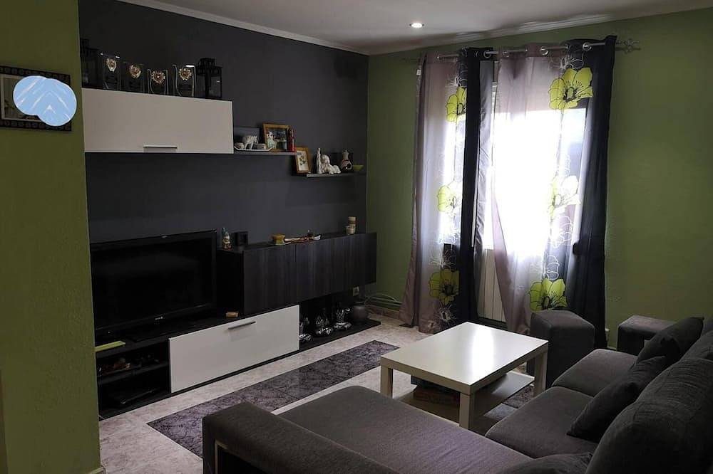 Entire apartment, Homerez - Apartment Barbastro, parking in Barbastro, Huesca Province