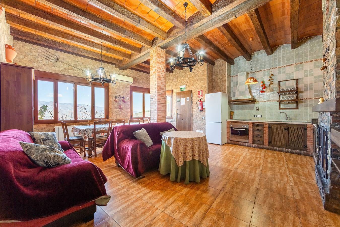 'Casa Rural La Jirola - El Mirador' con vistas a la montaña, Wi-Fi y aire acondicionado in Abrucena, Cordillera Penibética