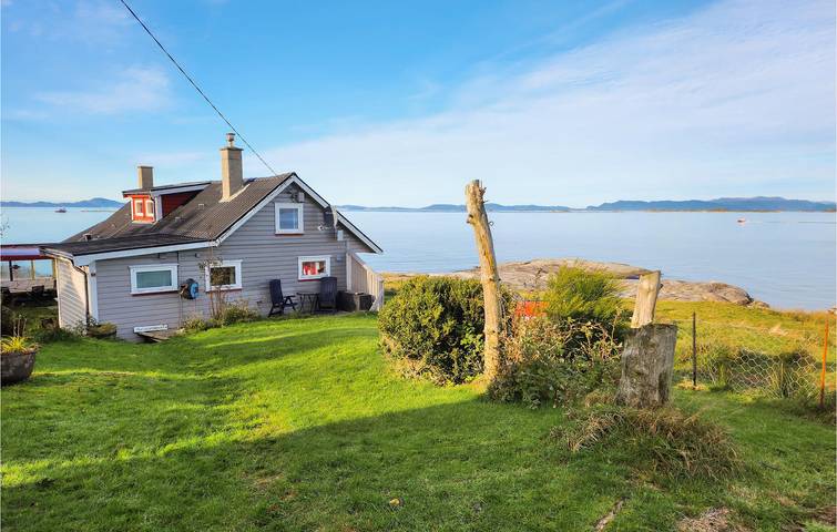 Ferienhaus für 9 Personen, mit Terrasse und Garten in Rennesøy