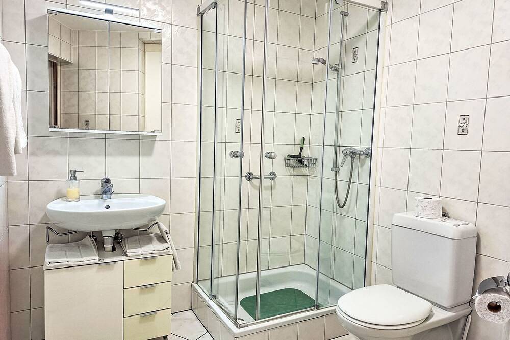 Ganze Wohnung, Am Brienzersee by Interhome in Brienz, Berner Oberland