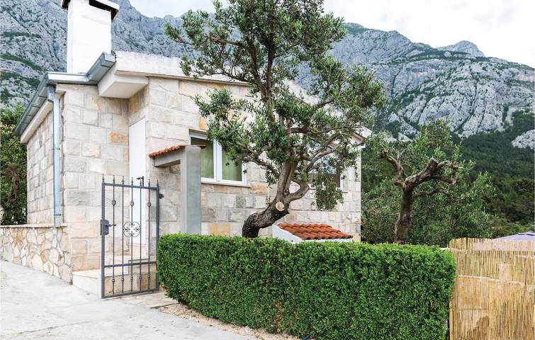Ferienhaus für 4 Personen, mit Terrasse und Whirlpool in Makarska - 2