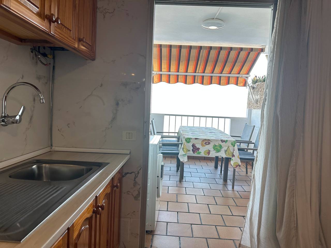 Apartamento entero, Apartamento de vacaciones 'Casita Acogedora Frente Al Mar' con terraza privada y Wi-Fi in El Pris, Tacoronte