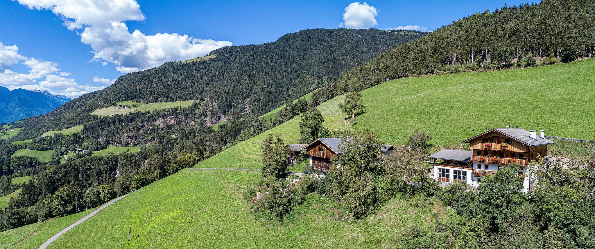 Ganze Wohnung, Ferienwohnung "Raffreiderhof Apt Zirbe" mit Bergblick, Pool und Wlan in Lüsen, Dolomiti Superski