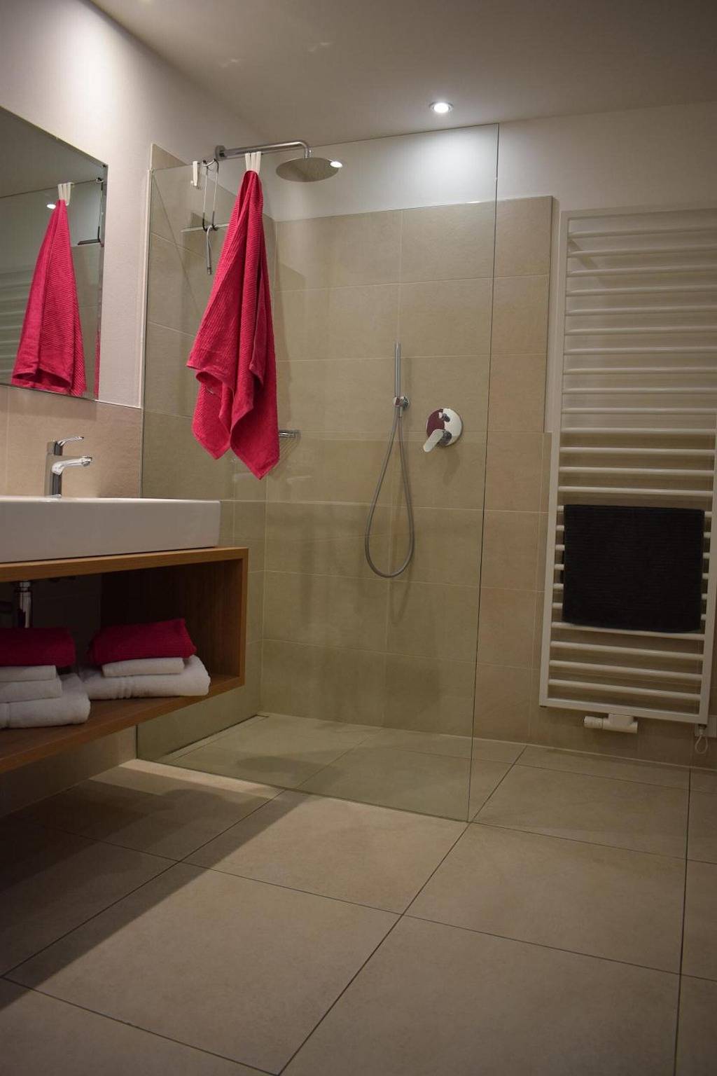 Ganze Wohnung, Apartment 'Residence Ladurn Wasser' mit Bergblick, Balkon und Wlan in Dorf Tirol, Texelgruppe