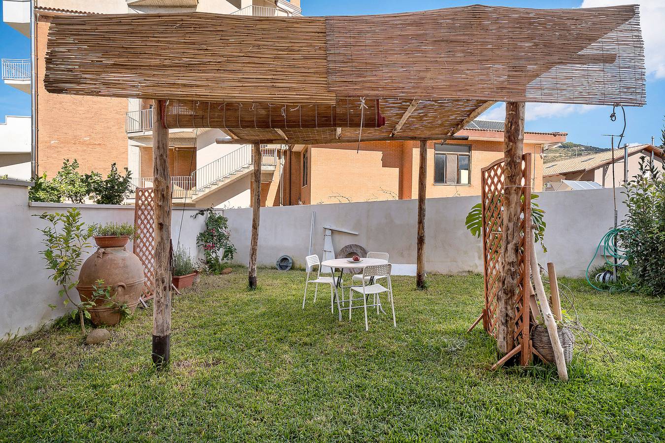 Apartamento entero, Apartamento Calia con Jardín Privado, Wi-Fi y Aire Acondicionado in Agropoli, Cilento
