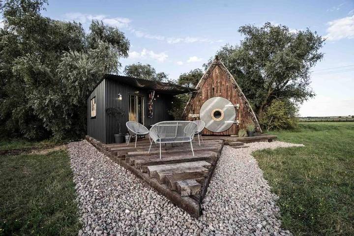 Glamping for 2 people, with Garden in Cambridgeshire
