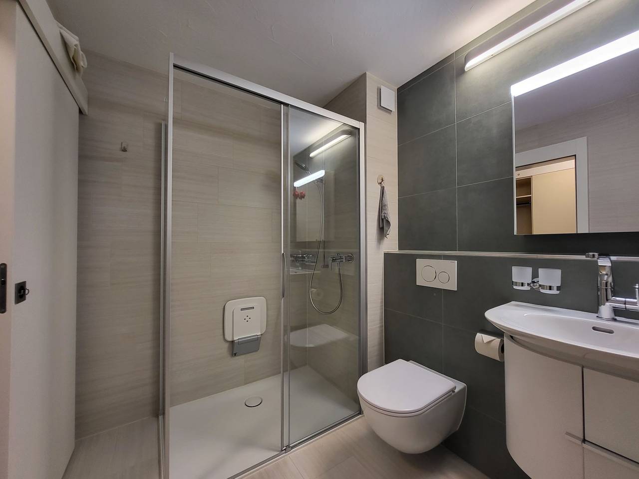 Ganze Wohnung, Residenza Parcolago Apt 018 mit Garten in Caslano, Luganersee