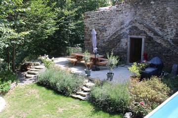 Gîte pour 5 personnes, avec piscine ainsi que jardin et terrasse dans Laurie