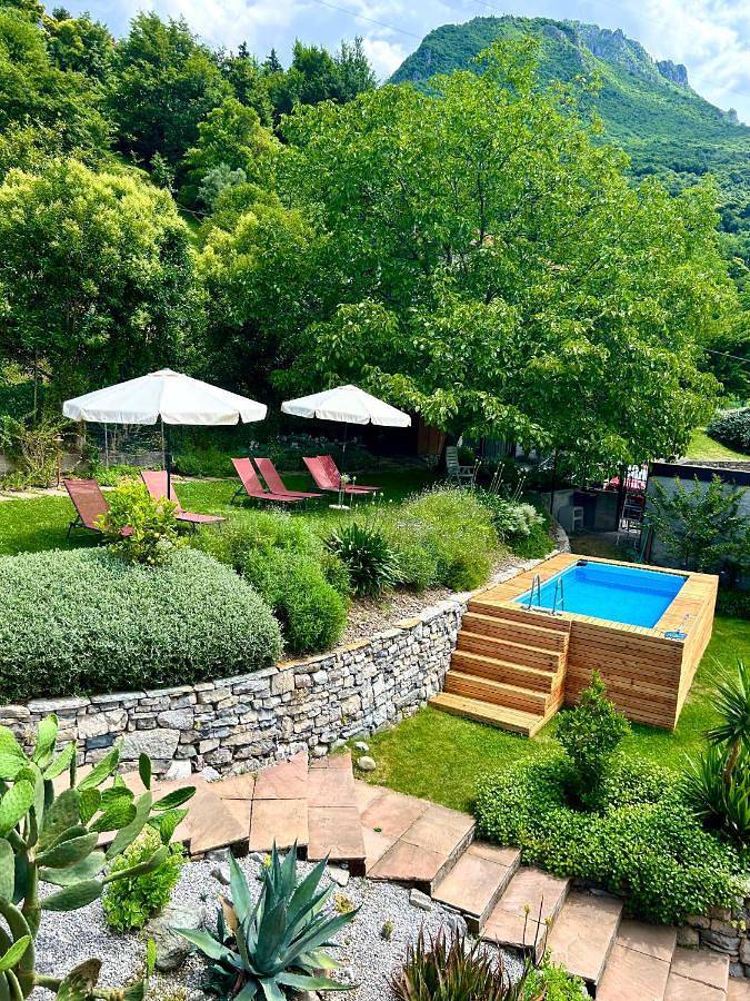 Chambre d’hôte pour 2 personnes, avec jardin et piscine, animaux acceptés à Mandello del Lario