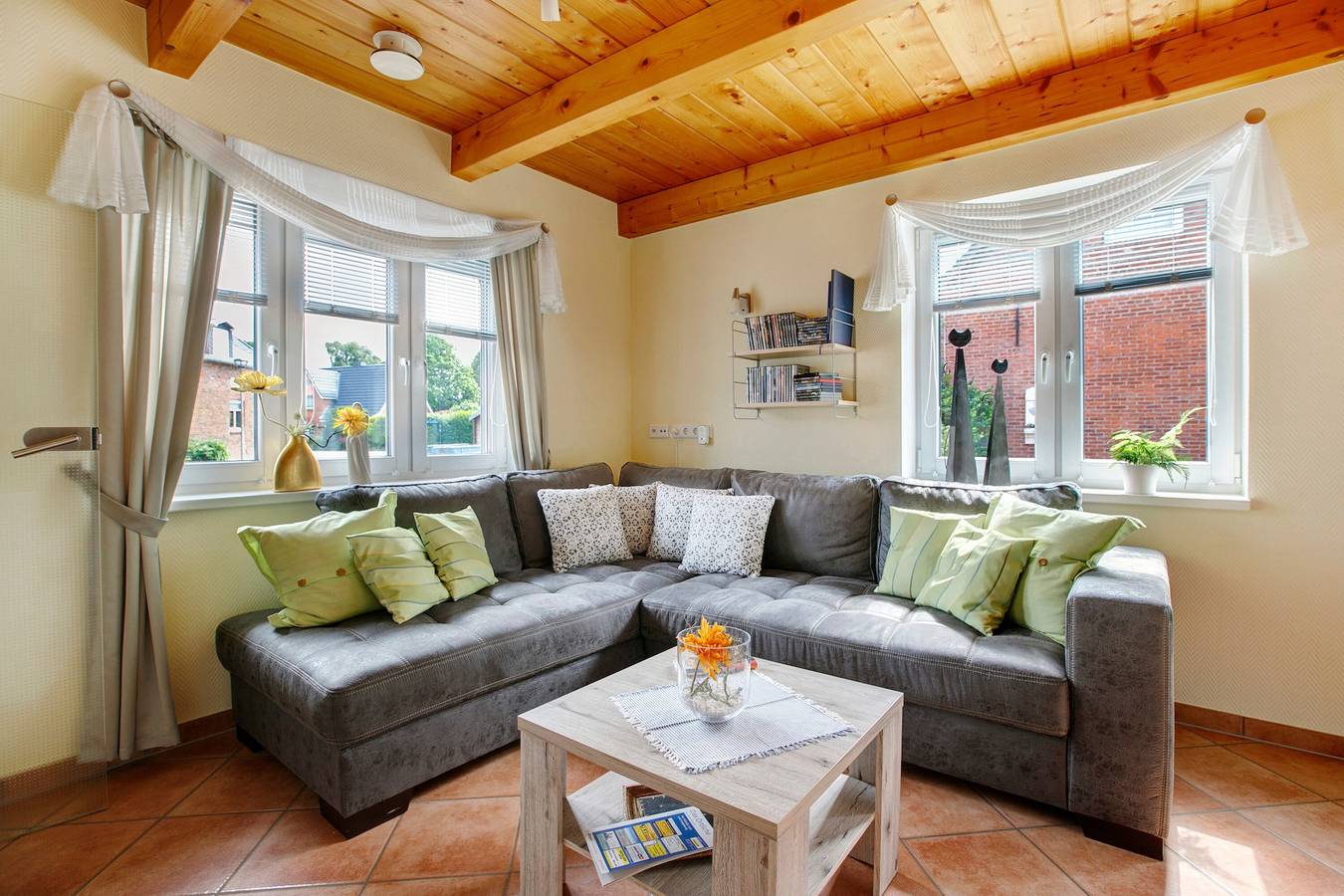 'Ferienhaus Siegfried' mit gemeinsamer Terrasse, Garten und Wi-Fi in Niebüll, Nordseeküste