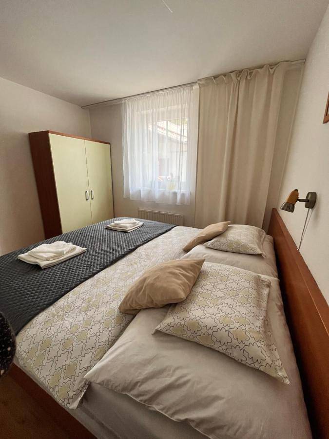 Ferienwohnung für 4 Personen, mit Ausblick und Terrasse sowie Garten, mit Haustier in Donovaly