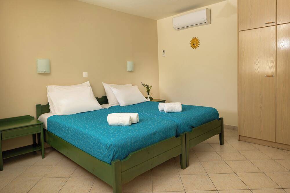 Hel lägenhet, Cosy 2 Bedroom Apartment Near Crystal Water Sandy Beach in Almyrida, Vámos