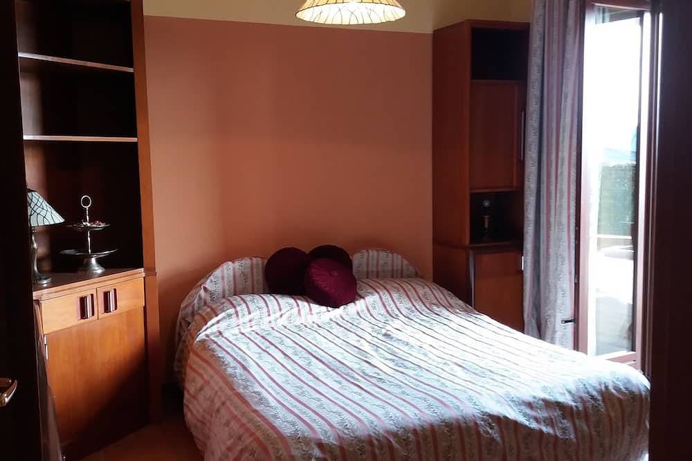 Ganze Wohnung, Il Pettirosso Ferienhaus, 2 Schlafzimmer, 5 Personen in Pella, Comune di Pella