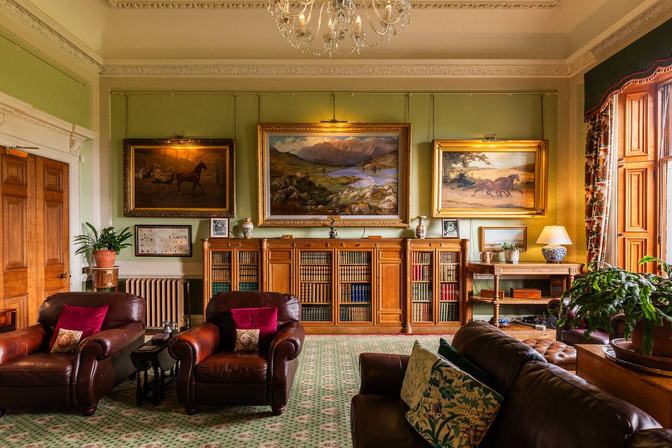 Errol Park - Grand Stately Home & Views, Sleeps 20! in Perthshire