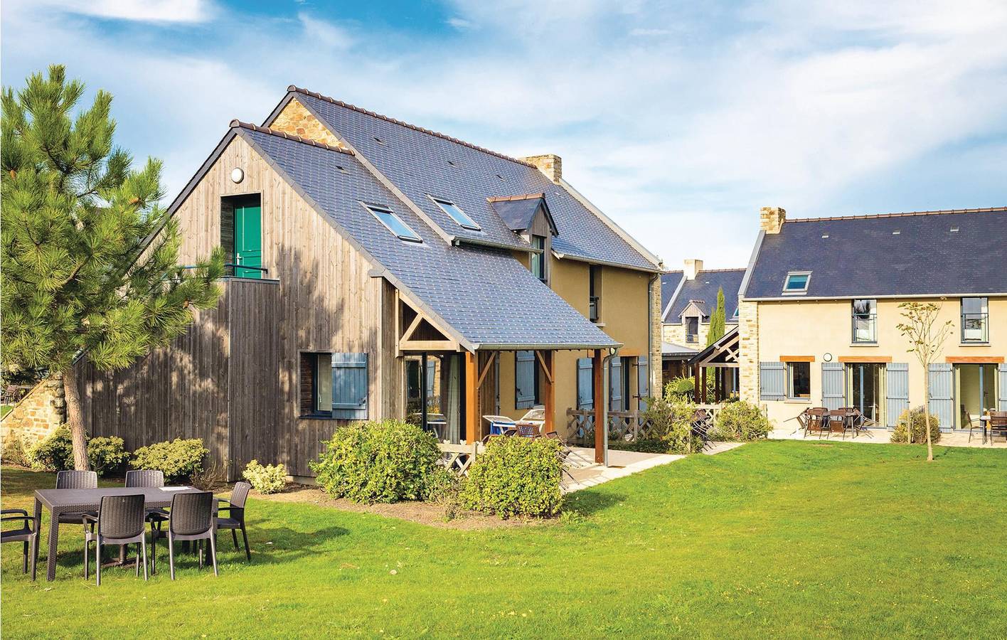 Acogedor apartamento con aparcamiento, TV, cama doble y piscina in Cancale, Bahía del Monte Saint-Michel