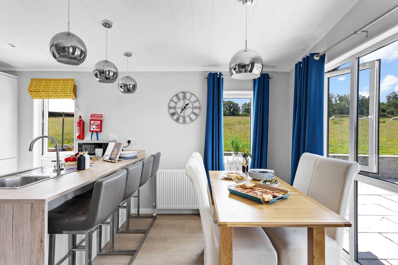 Cherry Lodge, 14 Roadford Lake Lodges in Broadwoodwidger, Devon