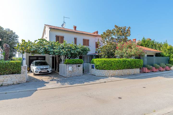 Ferienwohnung für 4 Personen, mit Balkon/Terrasse in Pjescana Uvala