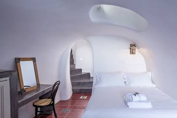 Villa for 4 People in Oia, Santorini, Photo 2