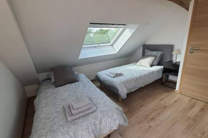 Location de vacances pour 7 personnes, avec terrasse et jardin à La Ménitré - 4