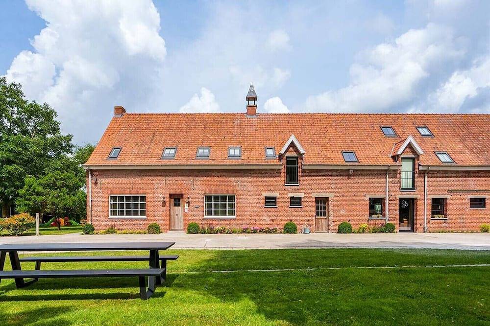 Hulstehof - gerenoveerde boerderij in Zarren in Zarren, Kortemark