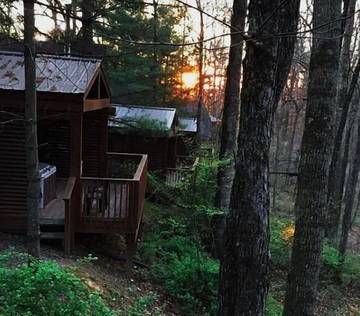 Log Cabin for 4 Guests in Hocking Hills, Picture 4