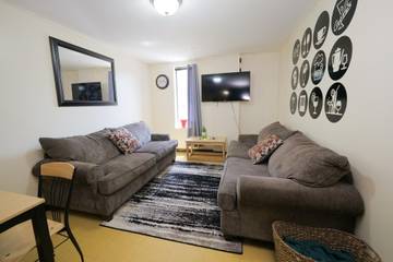 Vacation Rental for 4 Guests in Pittsburgh, Allegheny County, Picture 1