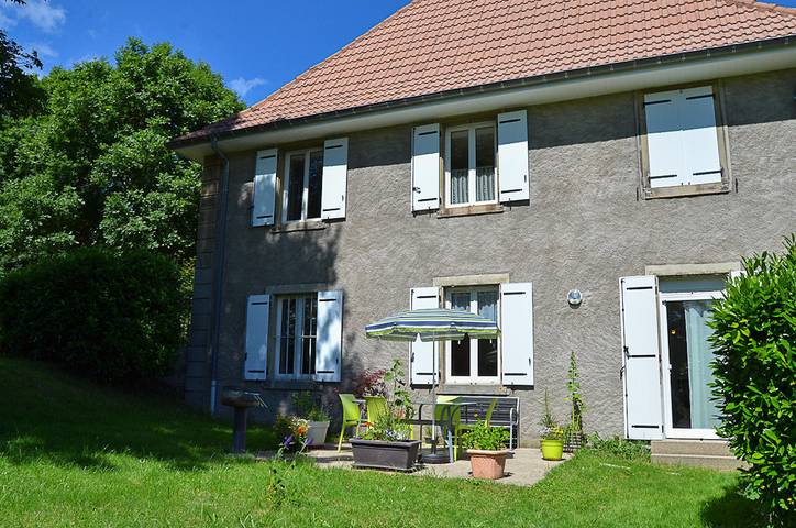 Gîte pour 4 personnes, avec terrasse et jardin, animaux acceptés