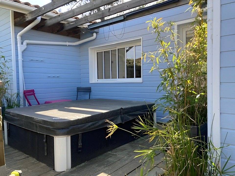 Aux Petits Baganais - Chambre 1 Rouge in Lacanau Ocean, Lacanau