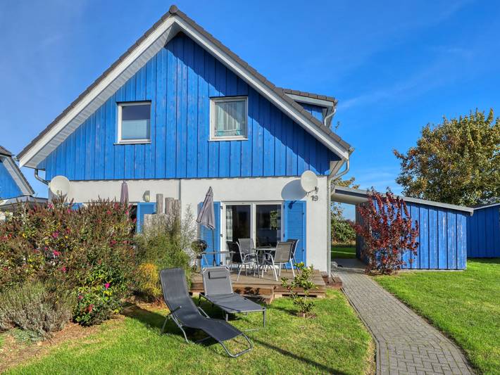 Ferienhaus für 4 Personen, mit Terrasse und Garten in Altefähr