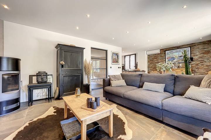 Location de vacances pour 8 personnes, avec terrasse ainsi que jardin et piscine dans Port de Cannes Marina - 2