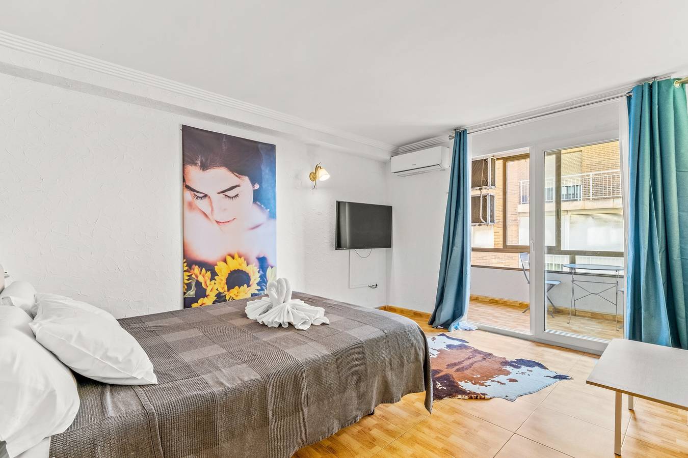 Apartamento En Un Hotel 'Unique Hotel Apartment 3-3' Con Vistas Al Mar, Wi-Fi Y Aire Acondicionado in Torrevieja Centro, Torrevieja