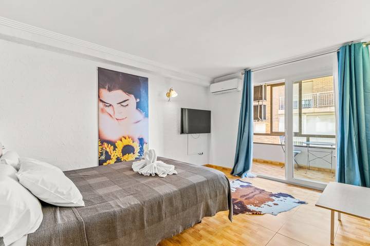 Appartement in 'Unique Hotel Apartment 3-3' met Zeezicht, Wi-Fi en Airconditioning in Torrevieja Centre, Torrevieja