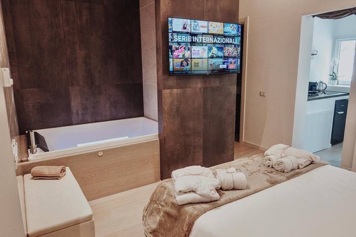 Ferienwohnung für 2 Personen, mit Balkon und Whirlpool sowie Terrasse und Ausblick