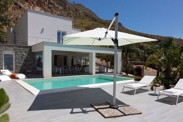 Casa vacanza per 8 persone, con terrazza e piscina a Erice