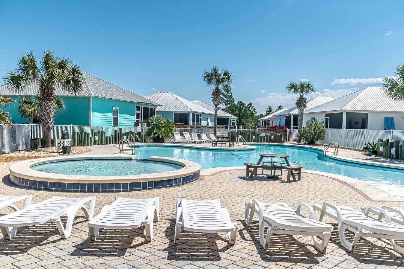 Spacious Gulf Shores Beach House with Private Patio and Pool Access in Fort Morgan, Mobile Bay