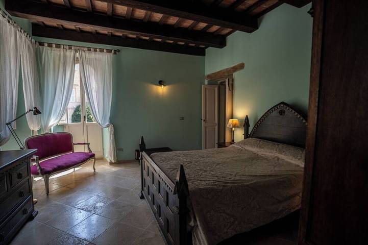 Secluded Marche Hillside Retreat — shared pool, estate grounds & alfresco dining in Amandola, Nationalpark Monti Sibillini