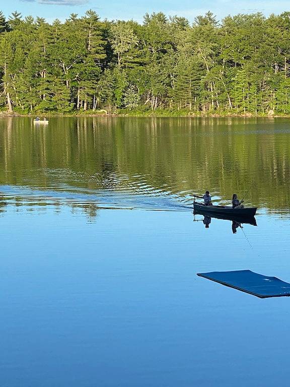 Peaceful.... Lakefront Cottage... Kayakers Paradise.... in Lincoln County (Maine)