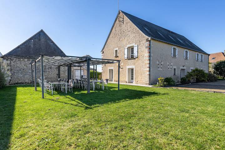 Location de vacances pour 27 personnes, avec jardin dans Vallée de la Loire
