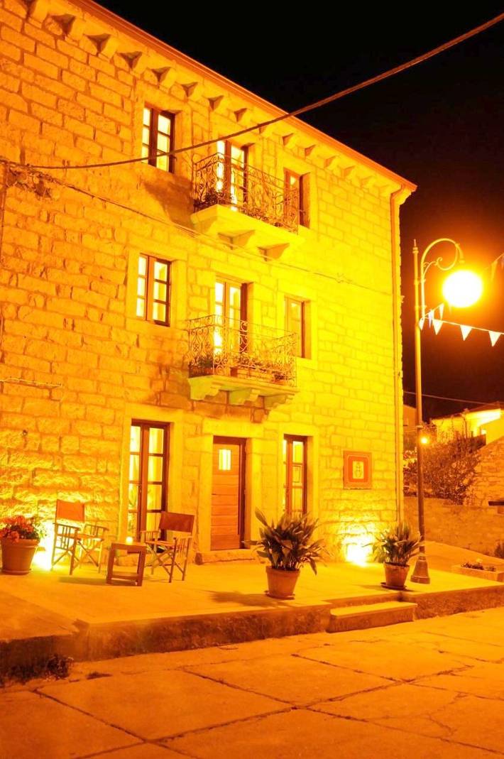 Hôtel pour 3 personnes, avec terrasse et vue à Tempio Pausania - 2