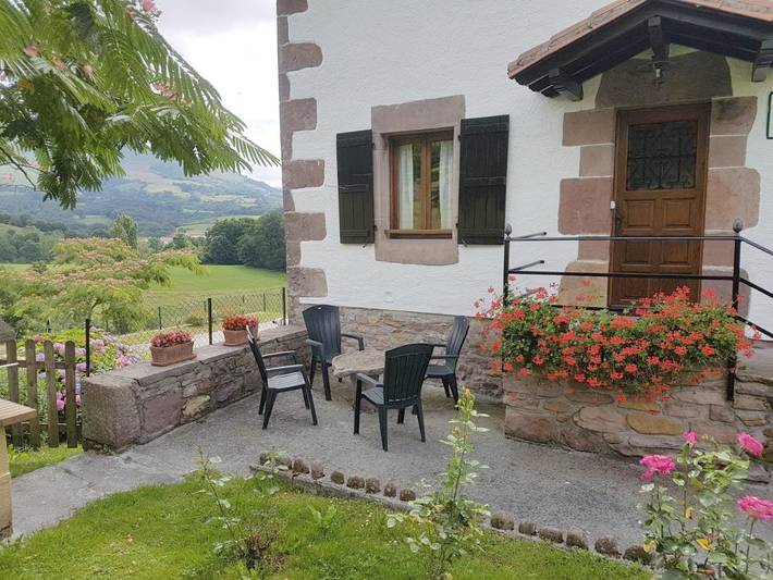 Casa rural para 4 personas, con Balcón y Terraza además de Jardín y Vistas en Baztán - 2