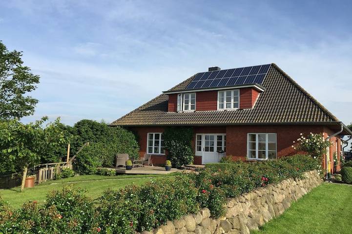 Ferienhaus für 8 Personen, mit Terrasse und Garten sowie Sauna in Galmsbüll